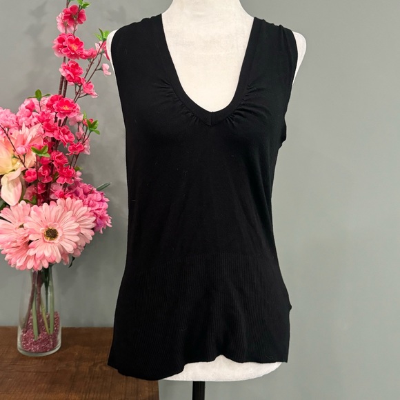 Ricki’s Sleeveless Top - Picture 1 of 9